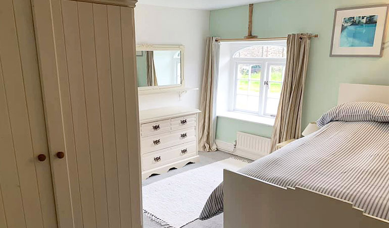 Old Brewhouse Double Bedroom Glynhir Mansion B&B